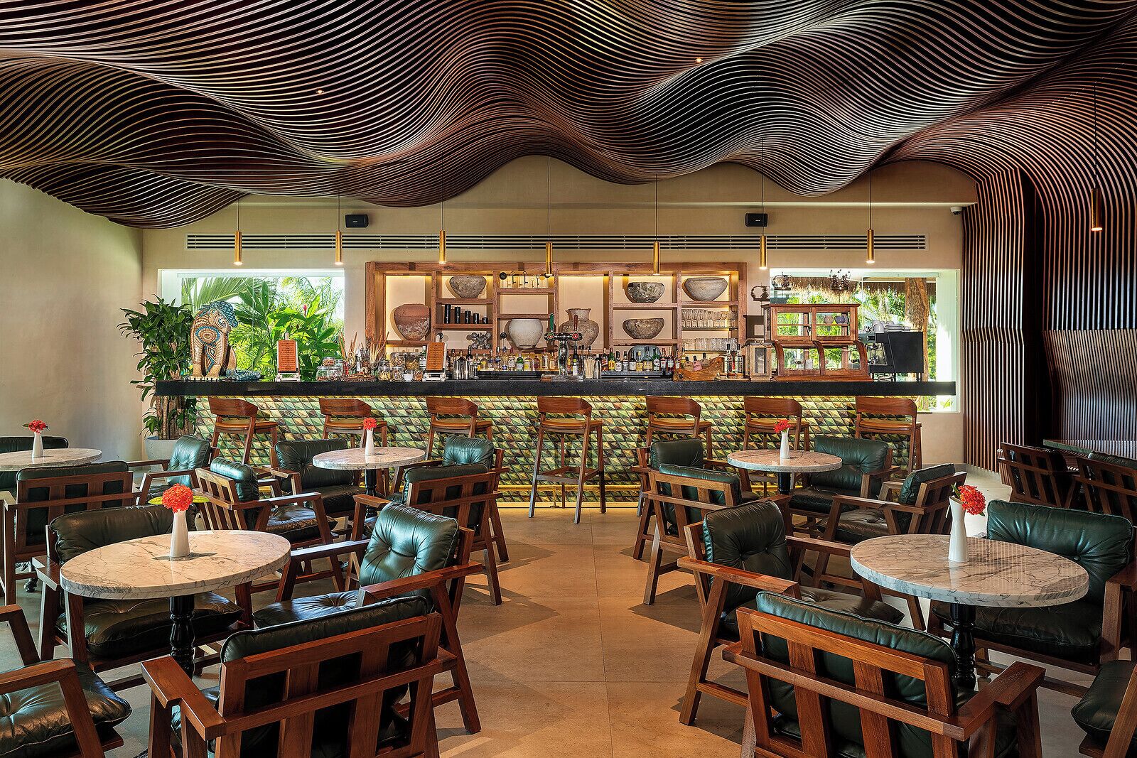 3 bars/lounges, poolside bar