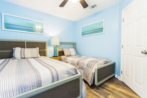 3 habitaciones, tabla de planchar con plancha y wifi gratis 