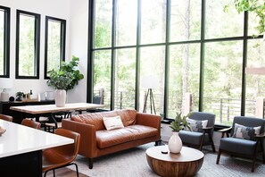 Smart-TV, peis og stereoanlegg