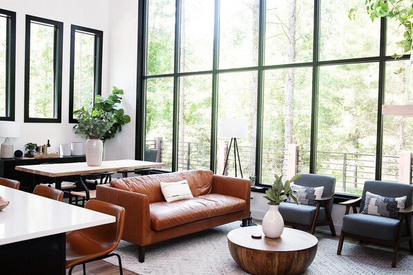 智能电视、壁炉、立体声音响