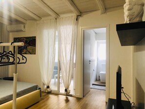 1 camera, ferro/asse da stiro, Wi-Fi gratuito, lenzuola