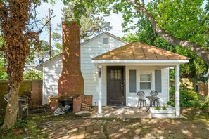 Exterior - Cute Guest House in Beautiful Wythe! Great Monthly! (Hampton)