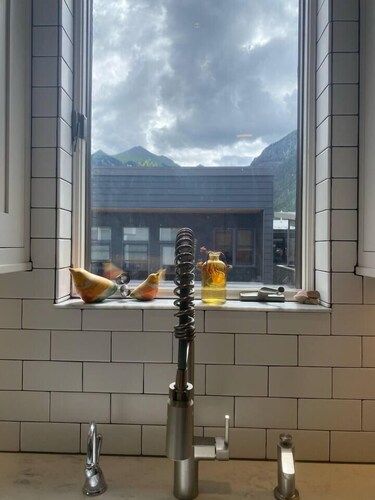 BEST, Location, New remodel, Block to Gondola&Town