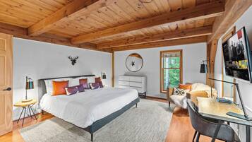 6 bedrooms, iron/ironing board, WiFi, bed sheets