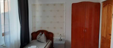 1 Schlafzimmer, Schreibtisch, Bügeleisen/Bügelbrett, kostenloses WLAN