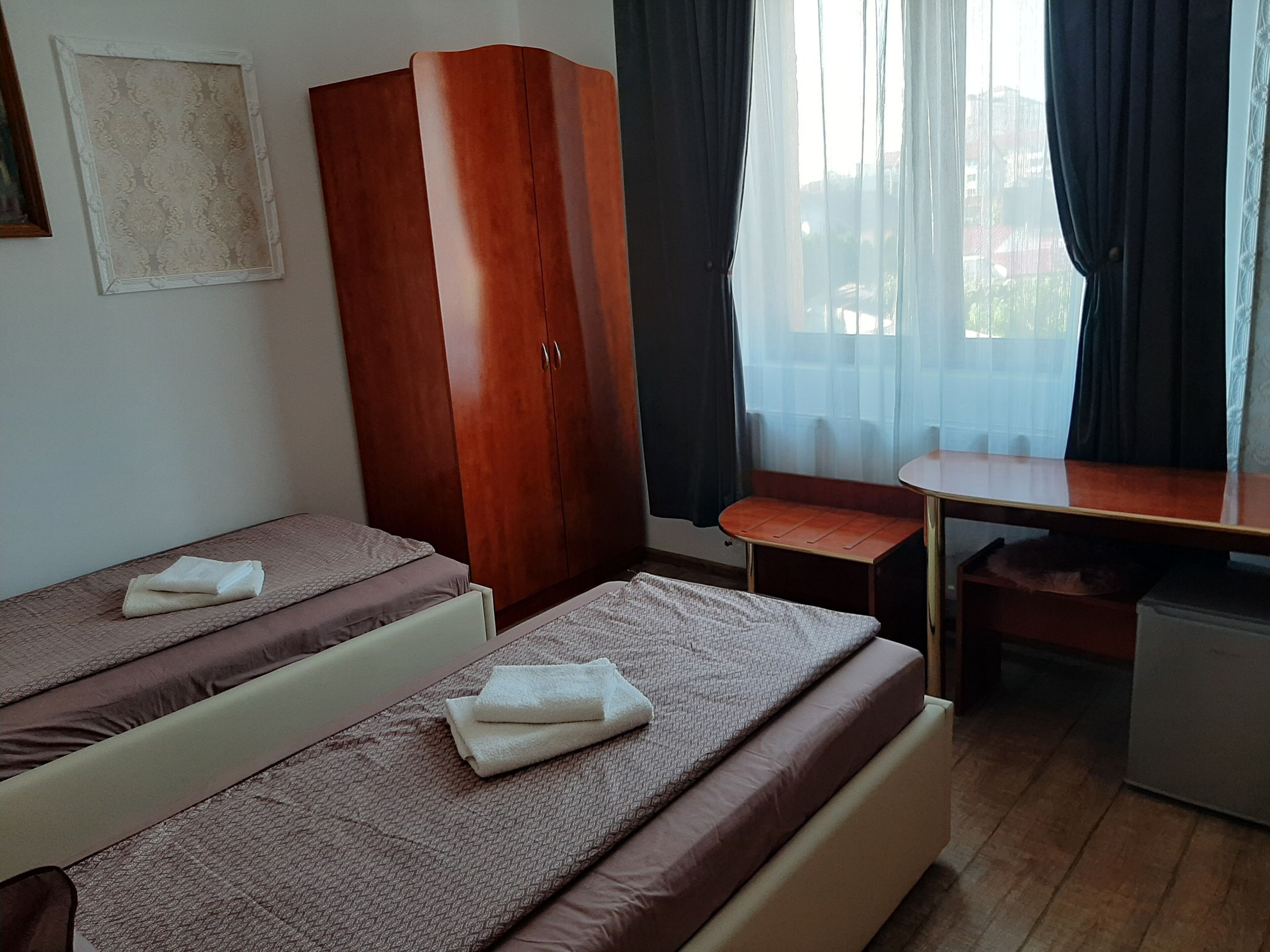 2 Schlafzimmer, Schreibtisch, Bügeleisen/Bügelbrett, kostenloses WLAN