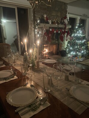 Dining - Sleep above the clouds and enjoy the view  (Beech Mountain)