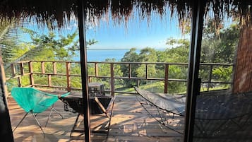 Suite Queen with Balcony Garden and Lagoon View | 1 間臥室、高級寢具、舒適加層、迷你吧