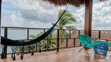 Master Suite with Balcony Lagoon View | Balcony