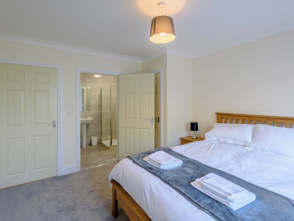 3 soverom, wi-fi (inkludert) og sengetøy