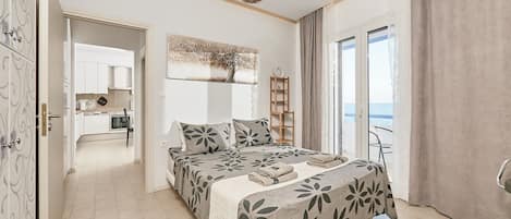 2 bedrooms, desk, free WiFi, bed sheets