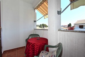 Outdoor dining - DINO One-Bedroom Apartment 20 (Rovinj)