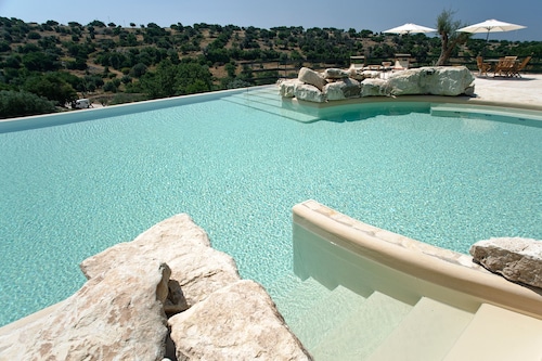 Nice apartment with private terrace. Shared pool. In Donnafugata, Sicily