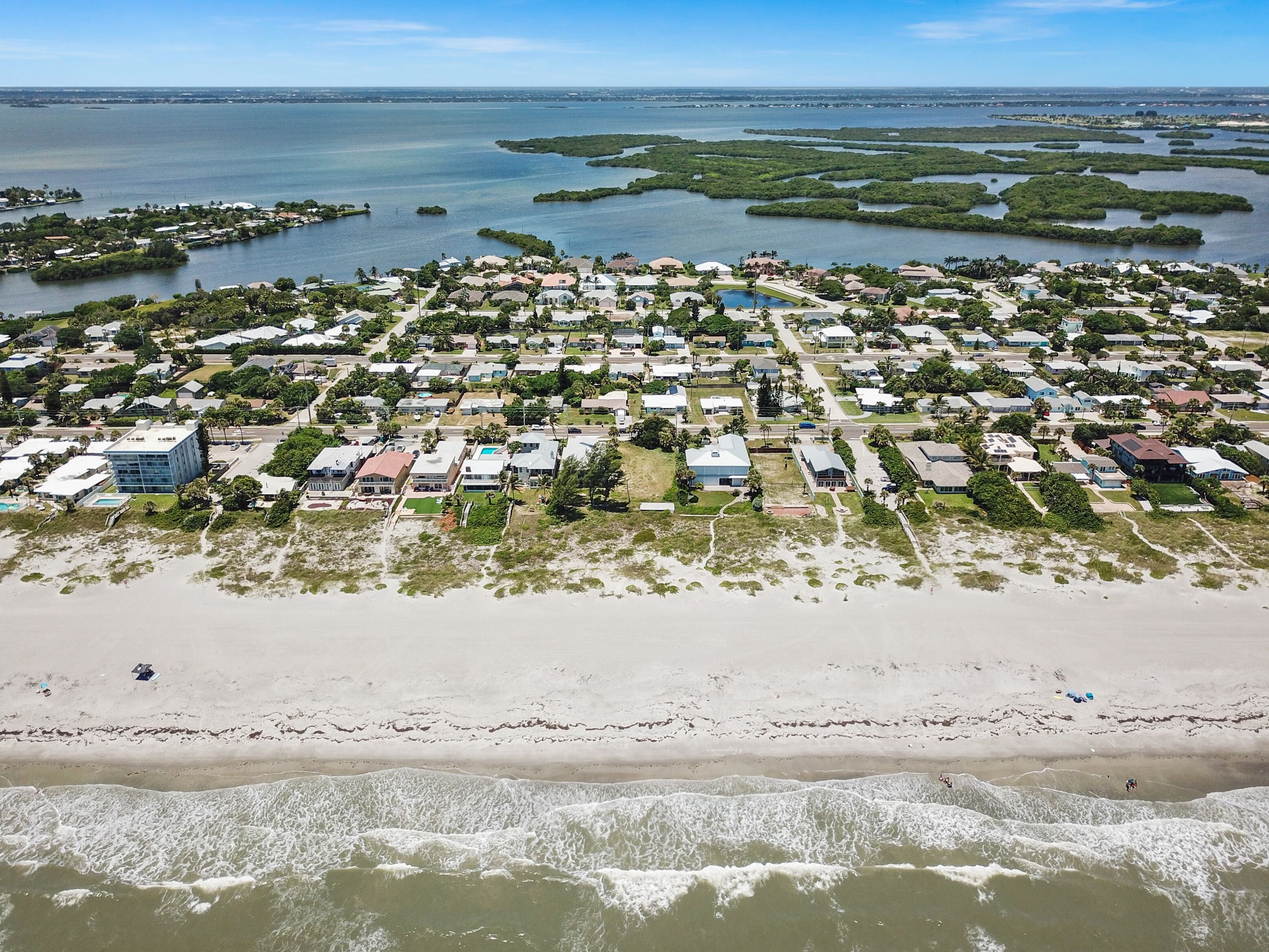 Pet Friendly - Beach Access & Shuttle/Sunrise Deck