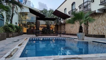 Alberca al aire libre