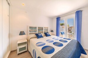 2 bedrooms, in-room safe, iron/ironing board, free WiFi