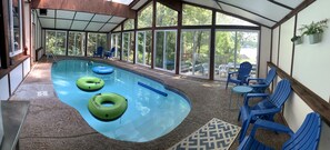 屋内プール、温水プール