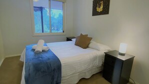 4 quartos, berço de viagem, Wi-Fi, roupa de cama