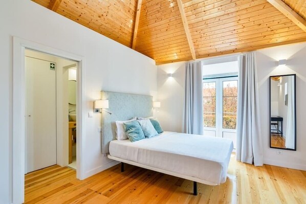 1 bedroom, desk, iron/ironing board, travel cot