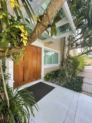 Exterior detail - Villa Firenze @villafirenze_rj Paradise beaches Rio de Janeiro (RJ)