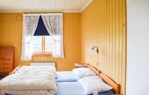 10 bedrooms - 10 bedroom lovely home in østre gausdal (Østre Gausdal)