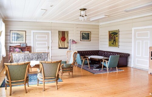 10 bedroom lovely home in østre gausdal