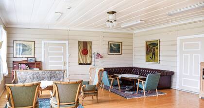 10 bedroom lovely home in østre gausdal