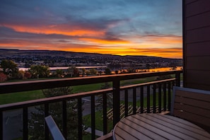 Suite, 1 Bedroom, River View | Property grounds