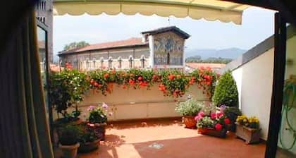 Deluxe Lucca Historic Center Apartment
