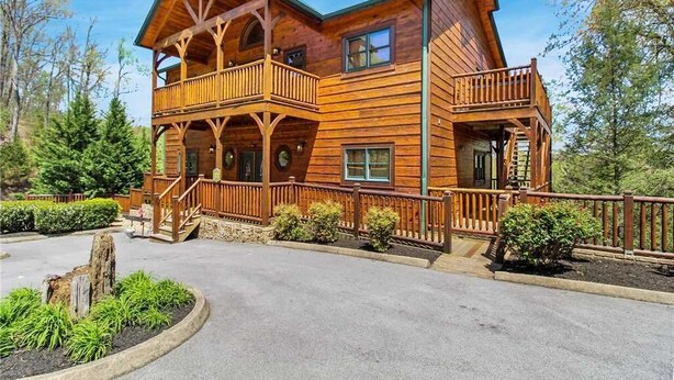 Exterior - Big Sky Lodge II, 7 Bedrooms, Theater, Arcades, Hot Tub, Gazebo, Sleeps 28 (Gatlinburg)