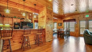 Living room - Big Sky Lodge II, 7 Bedrooms, Theater, Arcades, Hot Tub, Gazebo, Sleeps 28 (Gatlinburg)
