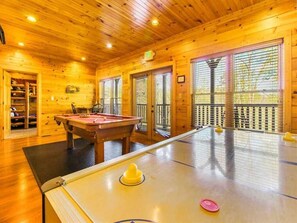 Spielezimmer