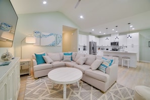 TV - West End Home w/ Yard < 1 Mi to Beach Access! (Panama City Beach)