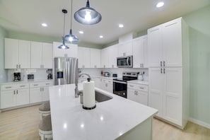 Fridge, microwave, stovetop, dishwasher - West End Home w/ Yard < 1 Mi to Beach Access! (Panama City Beach)