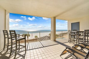 Outdoor dining - 3 Bedroom Gulf Front - Book Now!  (Orange Beach)