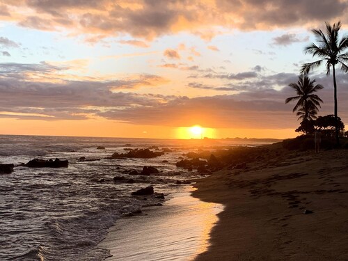 Beautiful home in Kailua-Kona with easy access to all the Island.