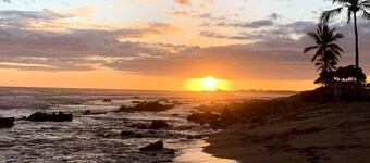 Beautiful home in Kailua-Kona with easy access to all the Island.