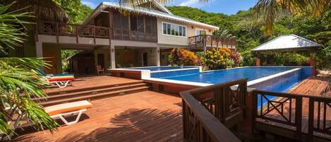 Outdoor pool, an infinity pool