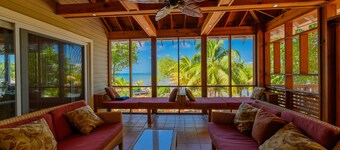 Secluded Oceanfront 4BR Luxury Villa - Fully Staffed on Camp Bay Beach, Roatan