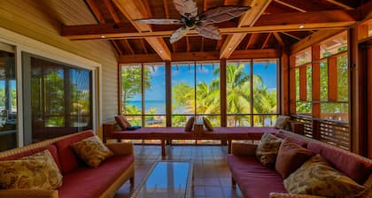Secluded Oceanfront 4BR Luxury Villa - Fully Staffed on Camp Bay Beach, Roatan