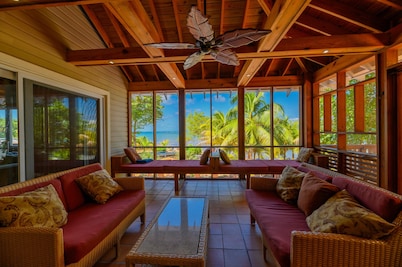 Secluded Oceanfront 4BR Luxury Villa - Fully Staffed on Camp Bay Beach, Roatan