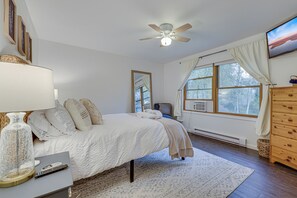 3 bedrooms, iron/ironing board, travel cot, WiFi