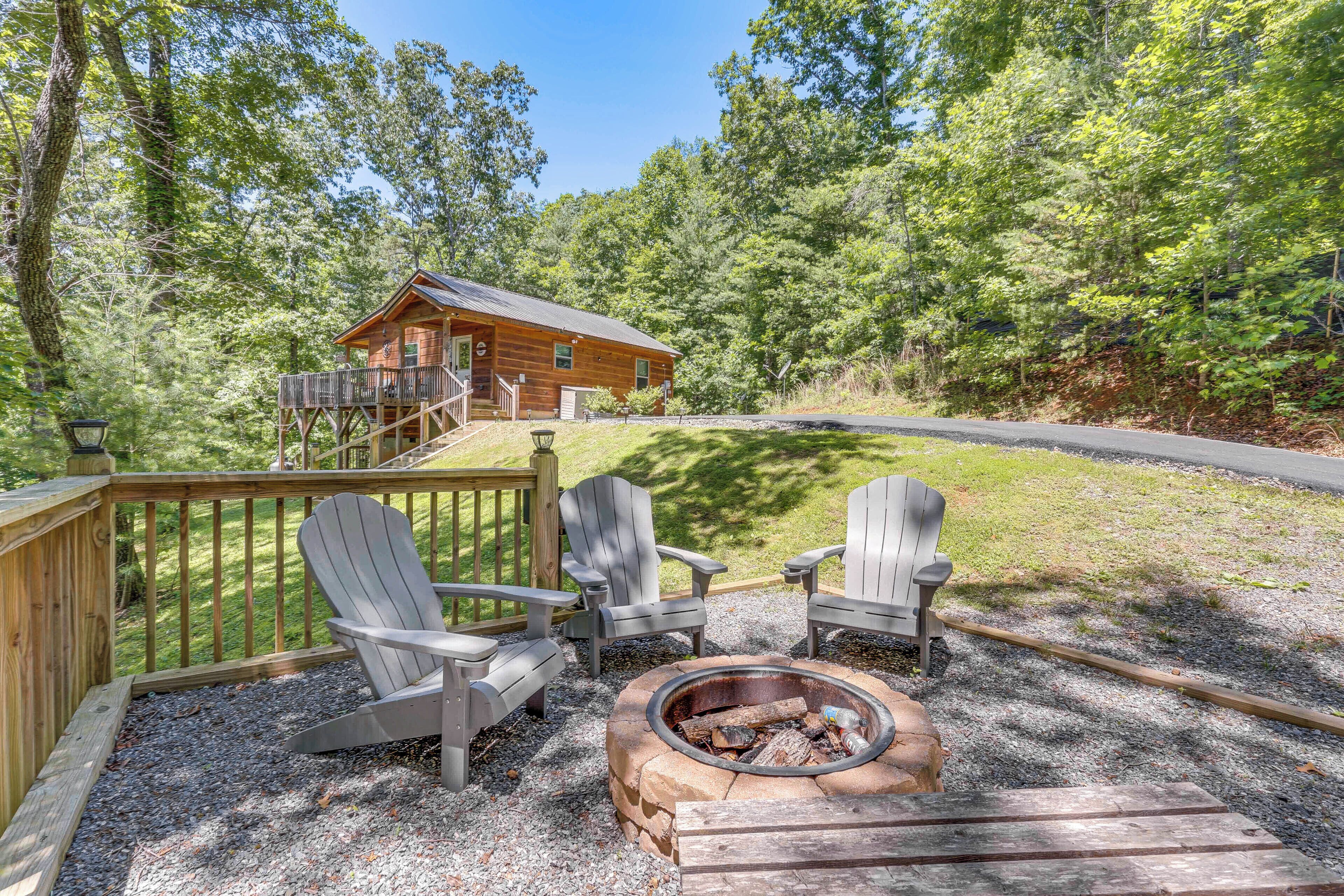 Cabin w/ Hot Tub, EV Charger: Near Hiwassee Lake