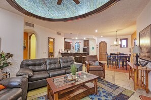 TV - Oceanview 2-Bedroom Condo with Resort Amenities at Bella Sirena (Puerto Peñasco)