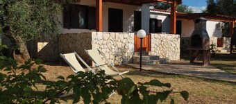 Bungalow con piscina y barbacoa