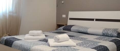 9 bedrooms, WiFi, bed sheets