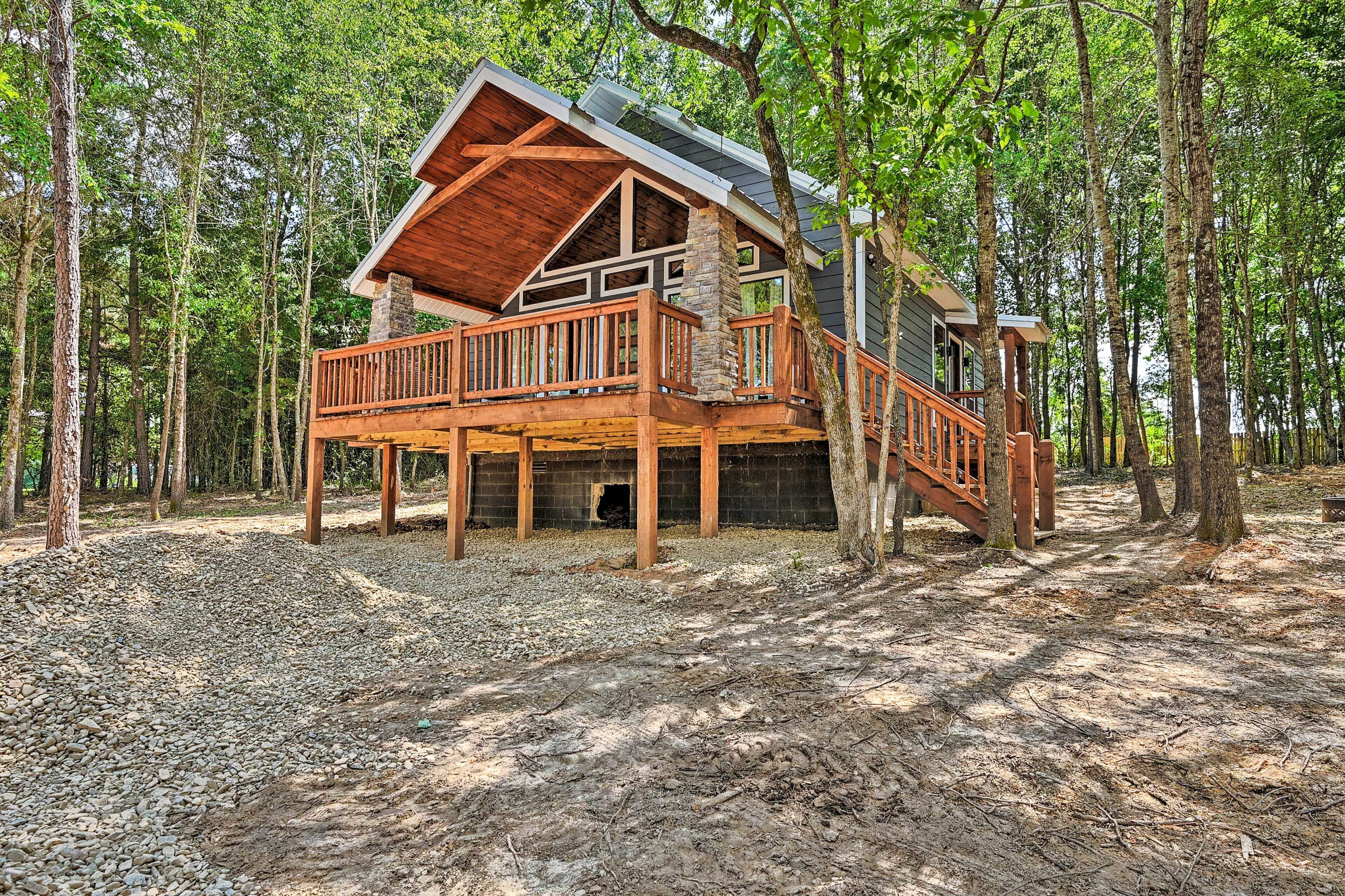 Romantic Broken Bow Studio: Fire Pit, Pets Welcome