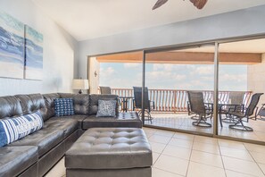 Smart TV, reproductor de DVD, libros y estéreo 