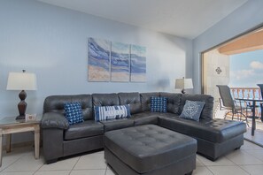 Smart TV, reproductor de DVD, libros y estéreo 