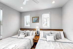 3 bedrooms, iron/ironing board, Internet, bed sheets